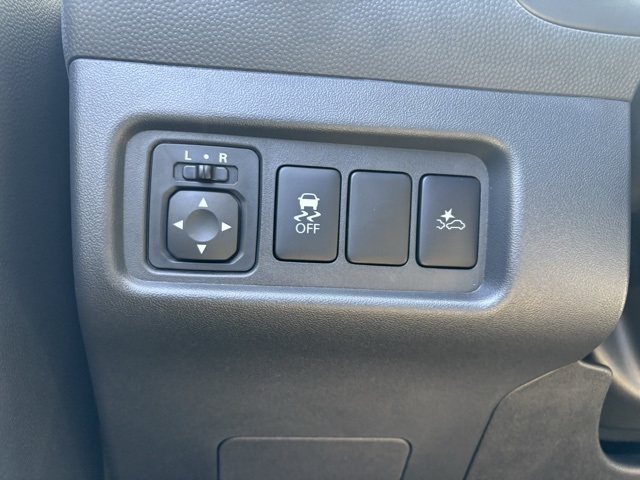 Vehicle image 20 of 30