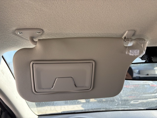 Vehicle image 28 of 30