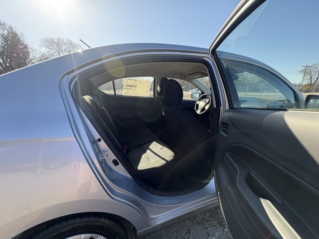 Vehicle image 13 of 31