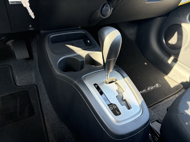 Vehicle image 25 of 31