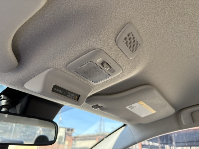 Vehicle image 27 of 31
