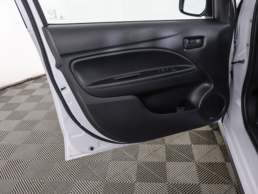 Vehicle image 21 of 41