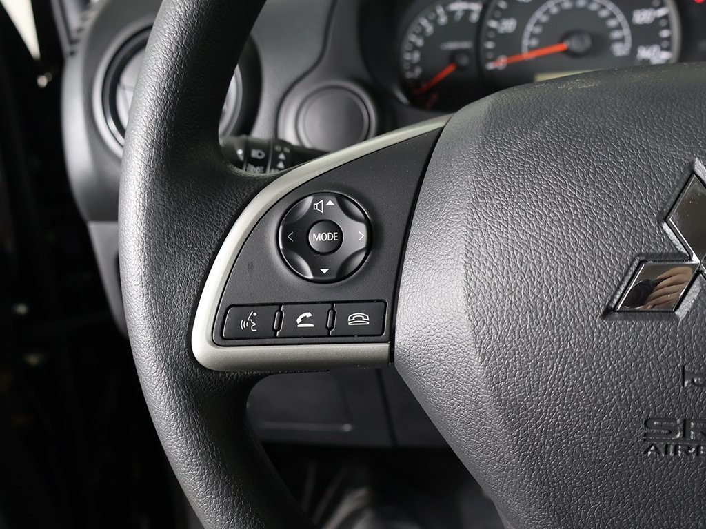Vehicle image 35 of 40