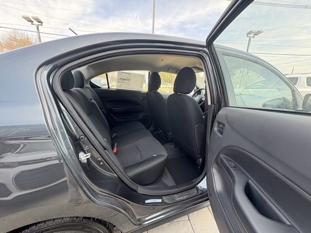 Vehicle image 13 of 30