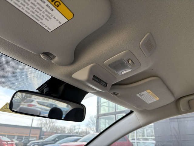 Vehicle image 23 of 30