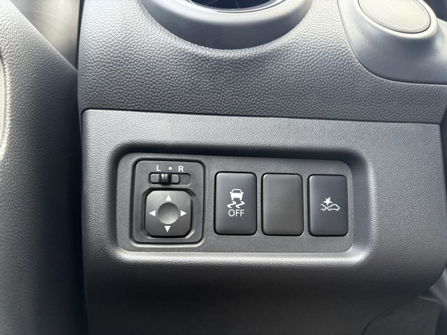 Vehicle image 19 of 30