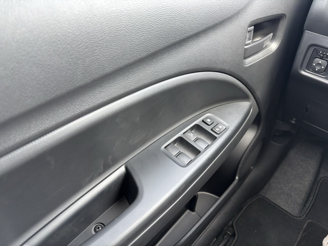 Vehicle image 17 of 30