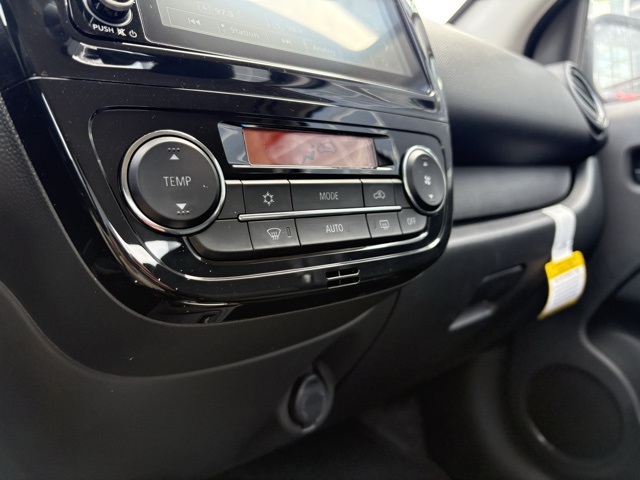Vehicle image 27 of 30