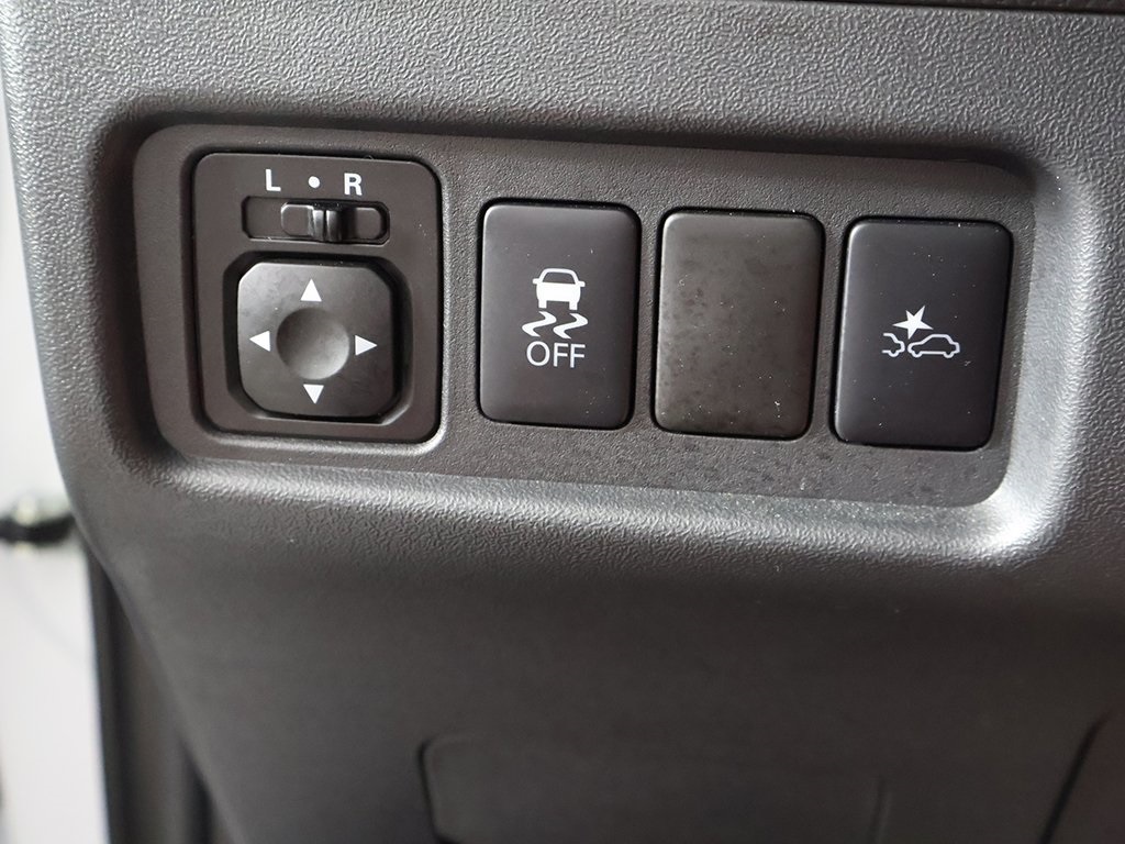 Vehicle image 36 of 49