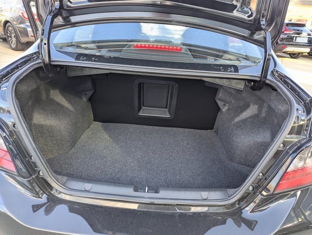 Vehicle image 24 of 29