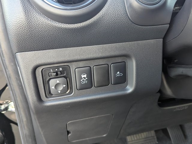 Vehicle image 10 of 29