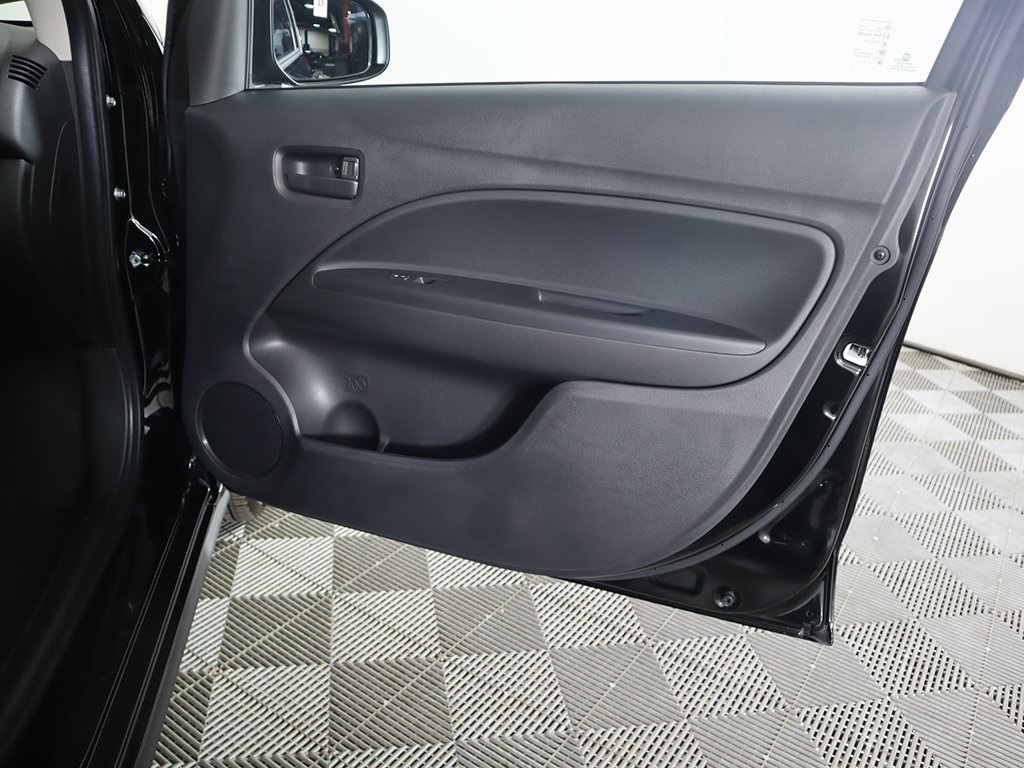 Vehicle image 21 of 39