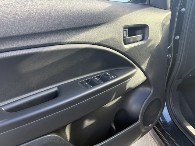 Vehicle image 11 of 30