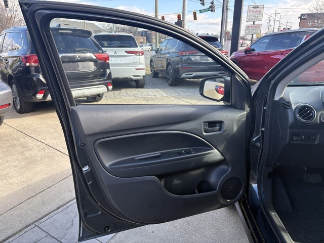 Vehicle image 10 of 30