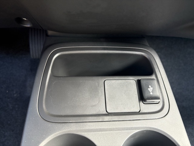Vehicle image 21 of 30