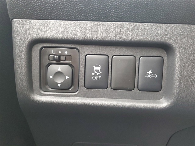Vehicle image 29 of 30
