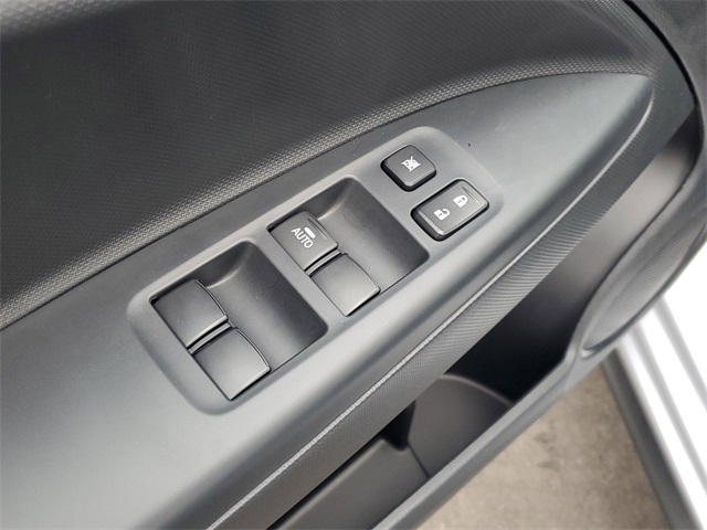Vehicle image 18 of 30