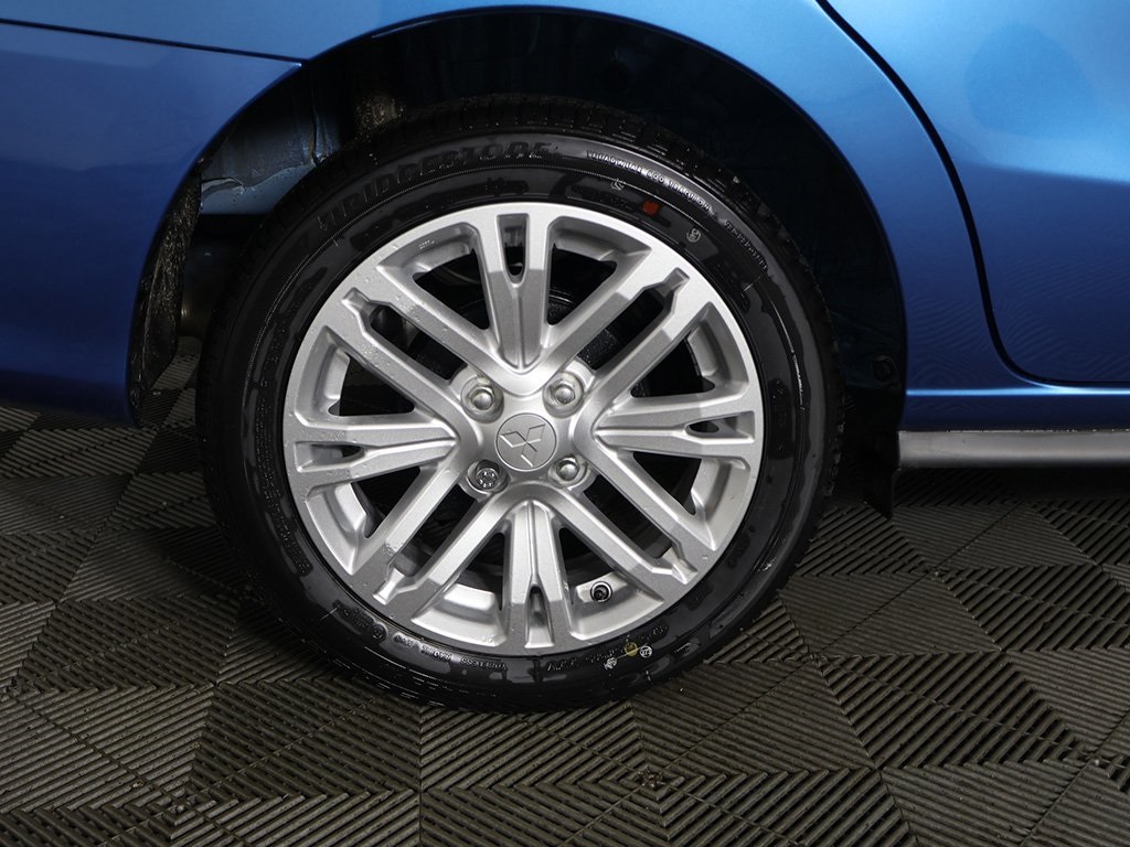 Vehicle image 19 of 43