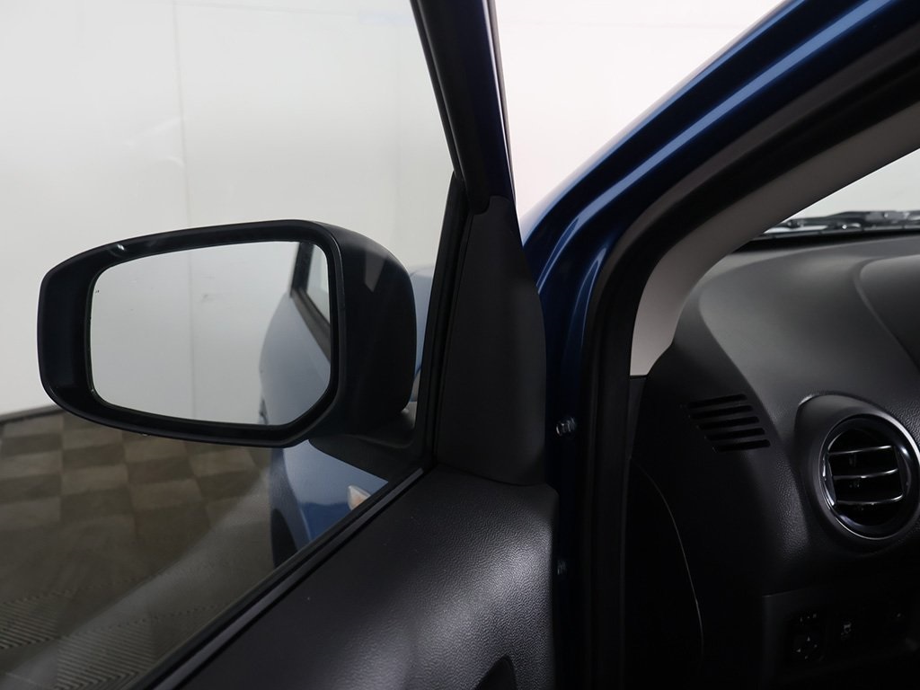 Vehicle image 32 of 43