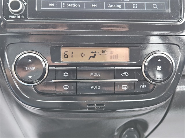 Vehicle image 23 of 31