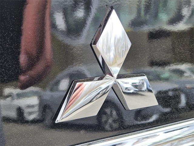 Vehicle image 14 of 31