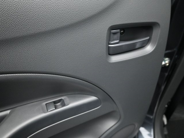 Vehicle image 16 of 33
