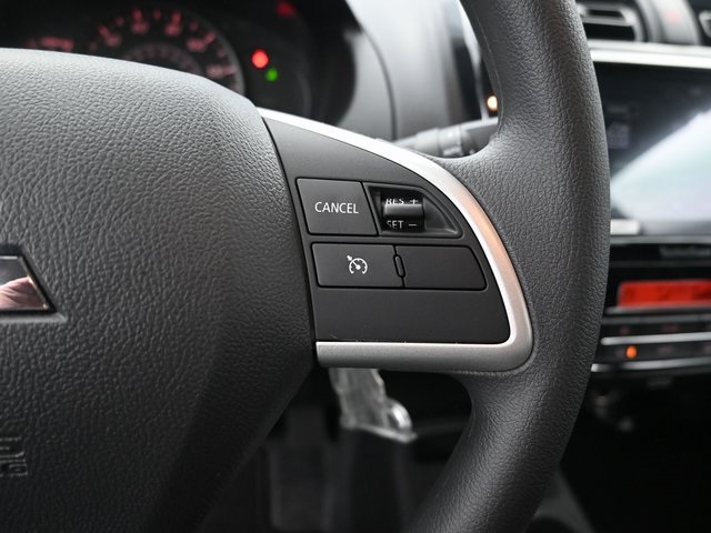 Vehicle image 27 of 33