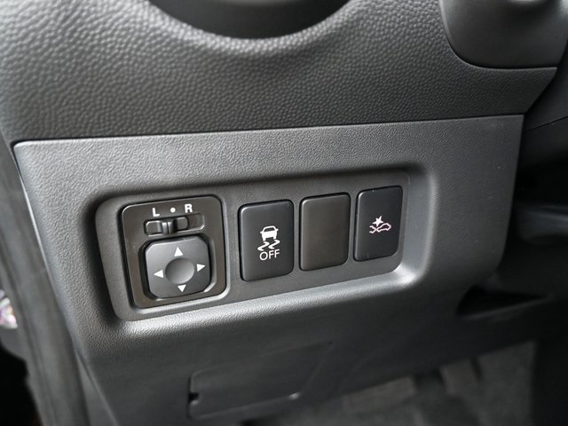 Vehicle image 29 of 33