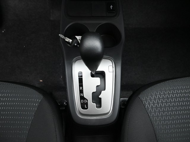 Vehicle image 21 of 33