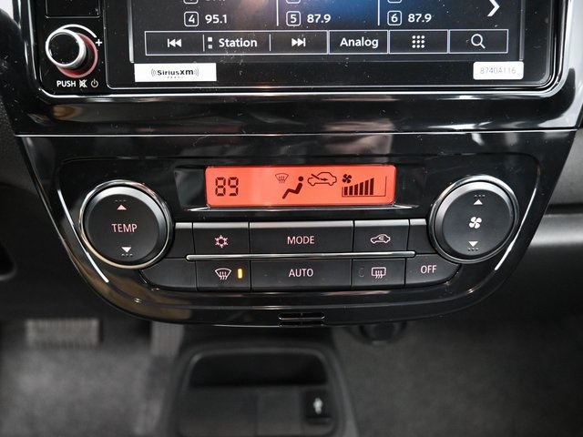Vehicle image 22 of 33