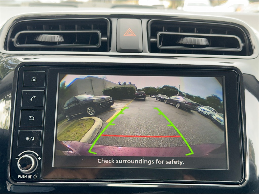 Vehicle image 23 of 30