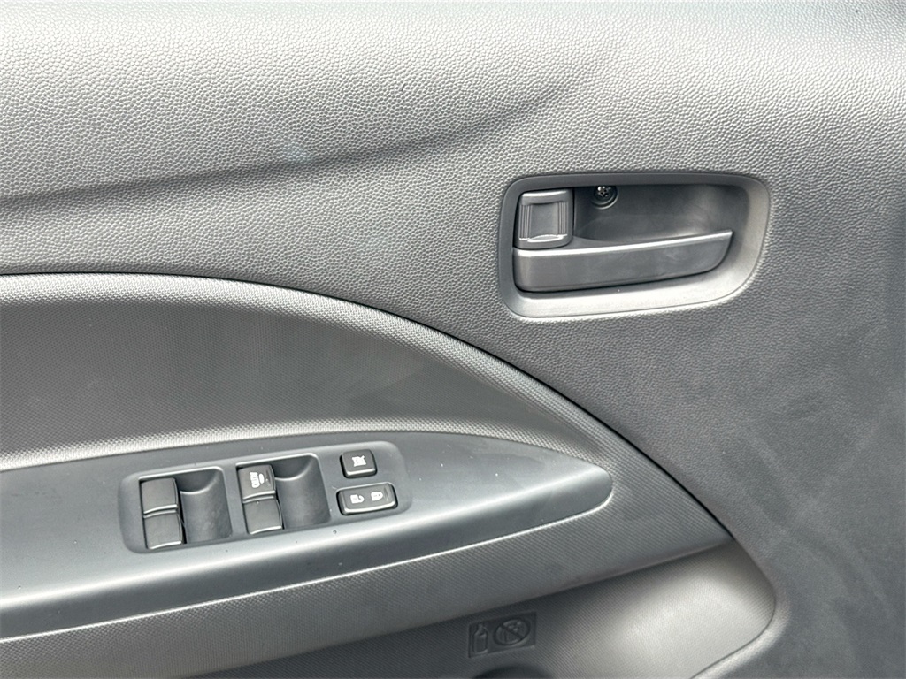 Vehicle image 25 of 30
