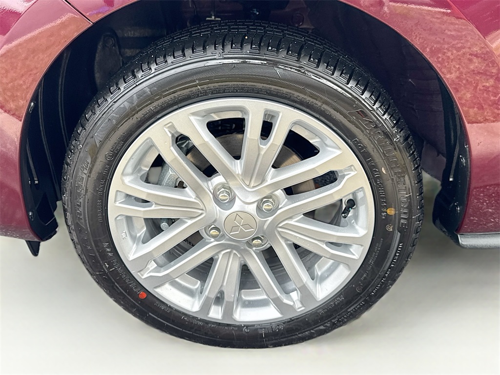 Vehicle image 10 of 30