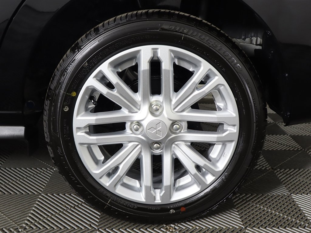 Vehicle image 18 of 39