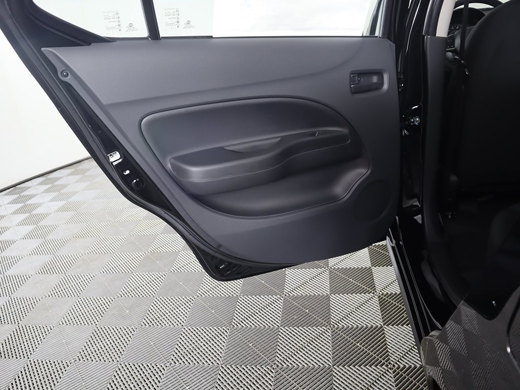 Vehicle image 22 of 39
