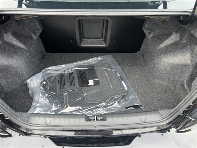 Vehicle image 11 of 28