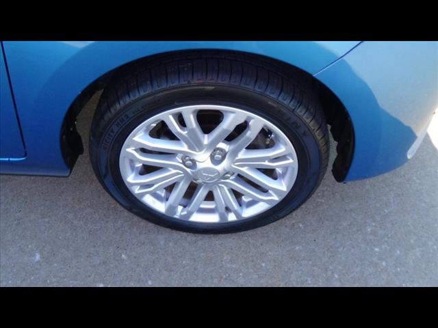 Vehicle image 9 of 25