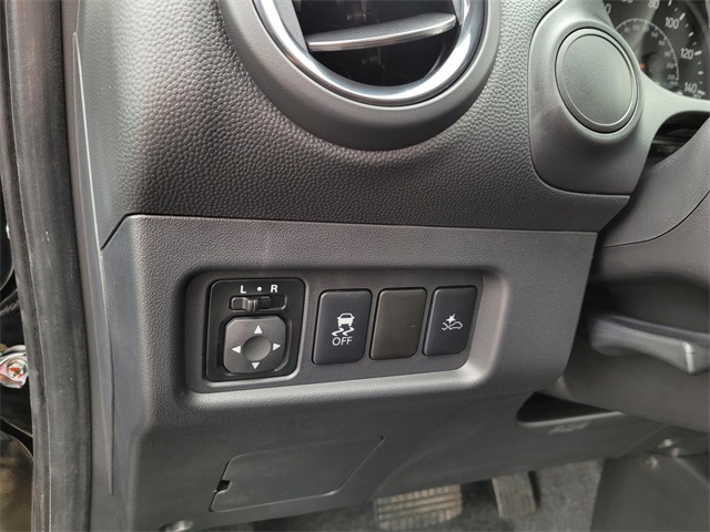 Vehicle image 16 of 22