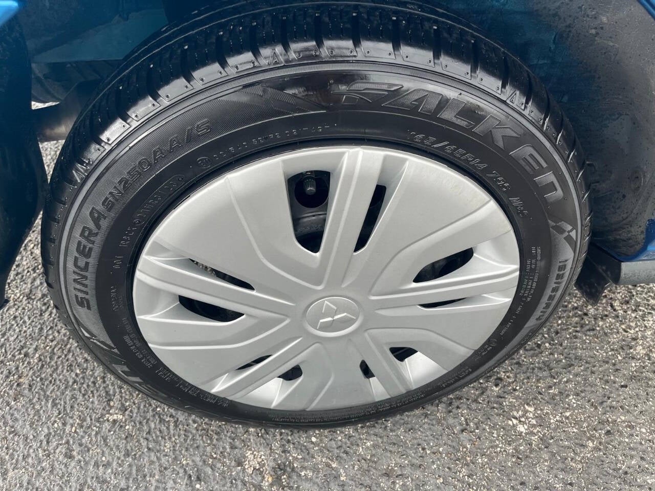 Vehicle image 21 of 45