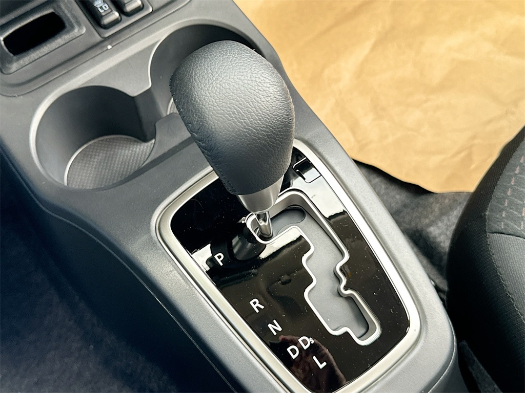 Vehicle image 24 of 30