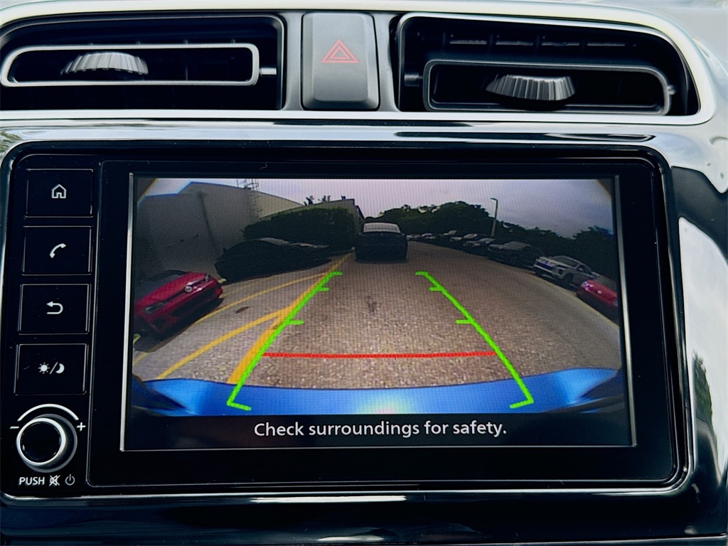 Vehicle image 22 of 30