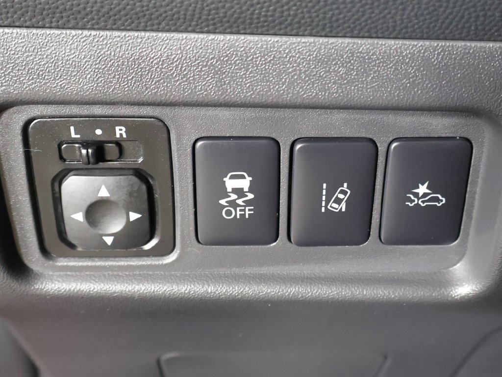 Vehicle image 32 of 55