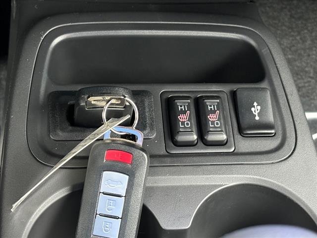Vehicle image 17 of 18