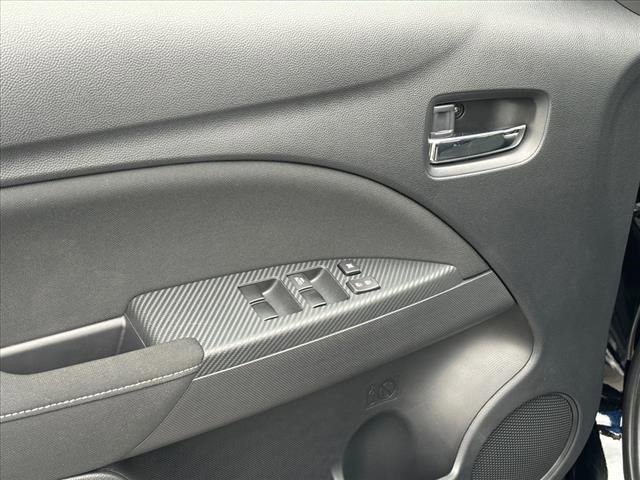 Vehicle image 10 of 18