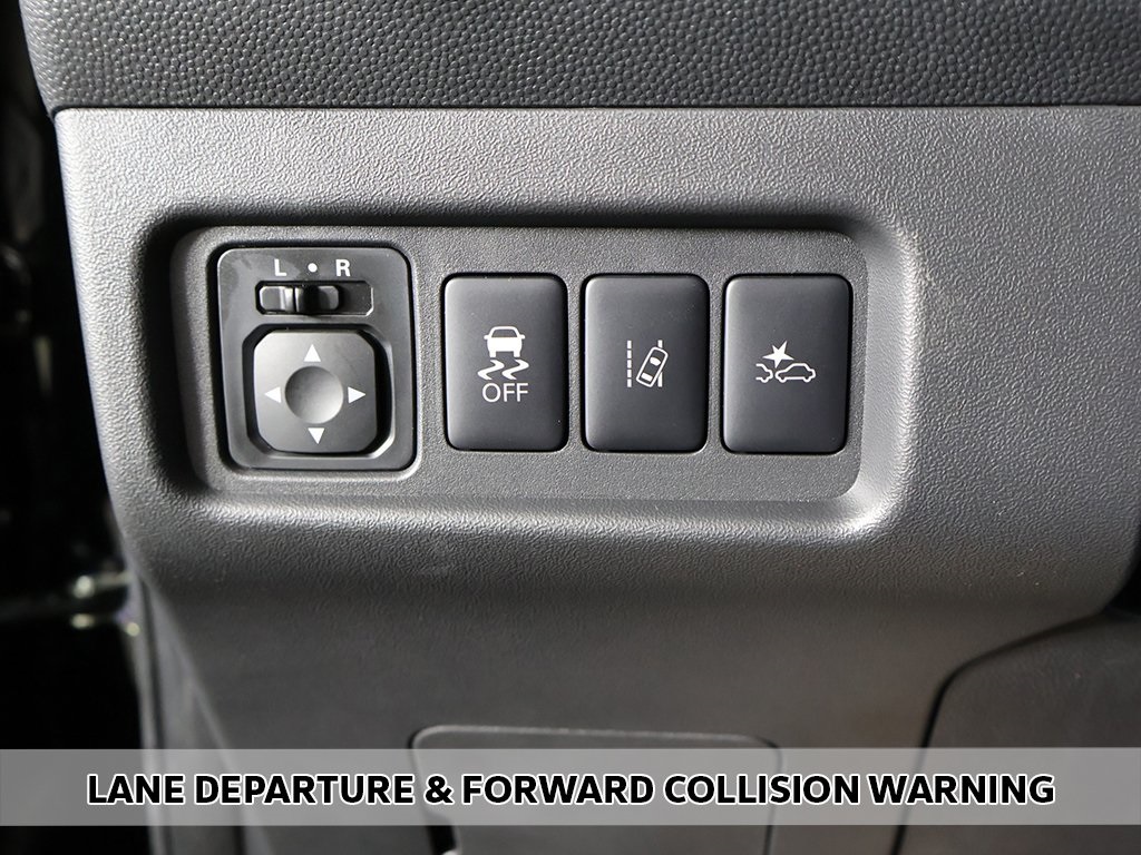 Vehicle image 11 of 40
