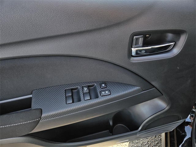 Vehicle image 10 of 20