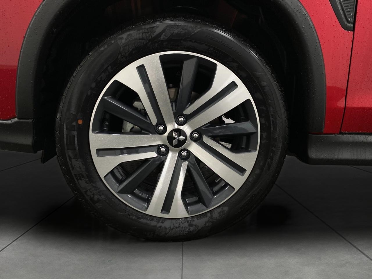 2024 Mitsubishi Outlander Sport ES Image 3 of 26