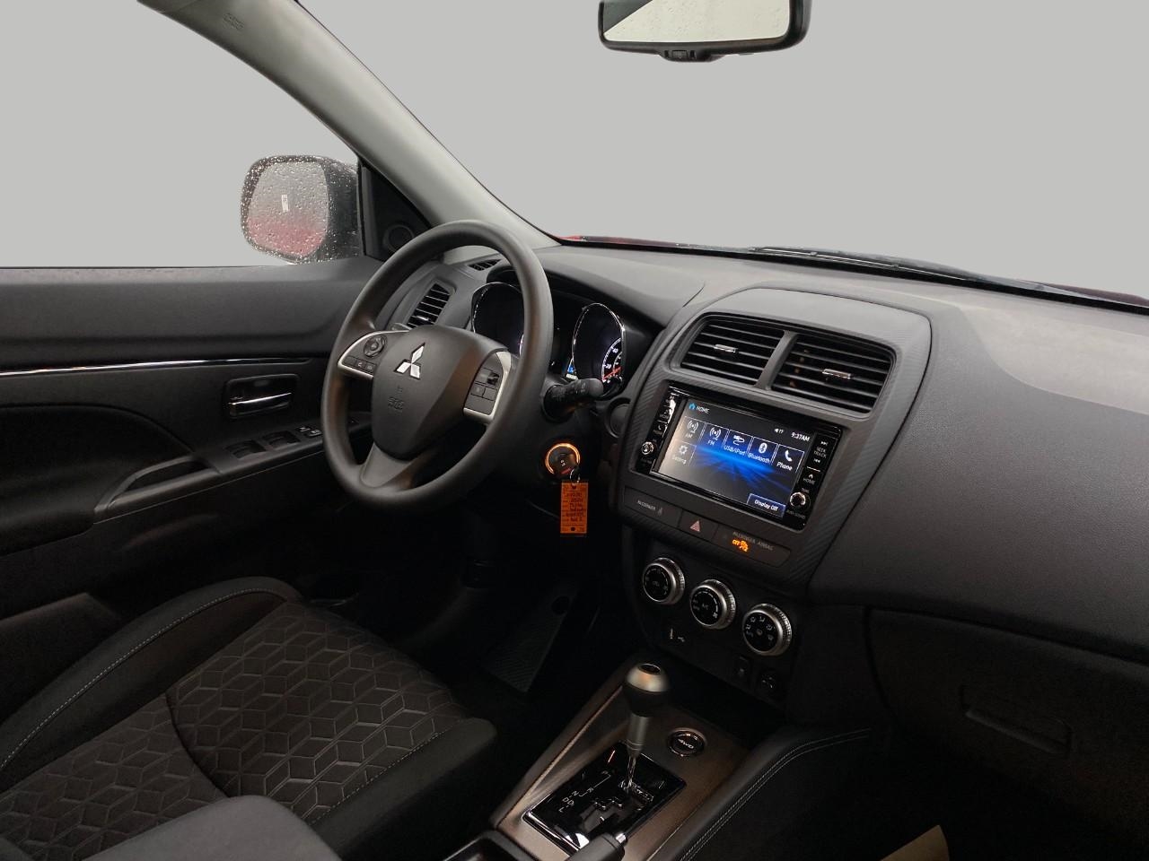 2024 Mitsubishi Outlander Sport ES Image 5 of 26