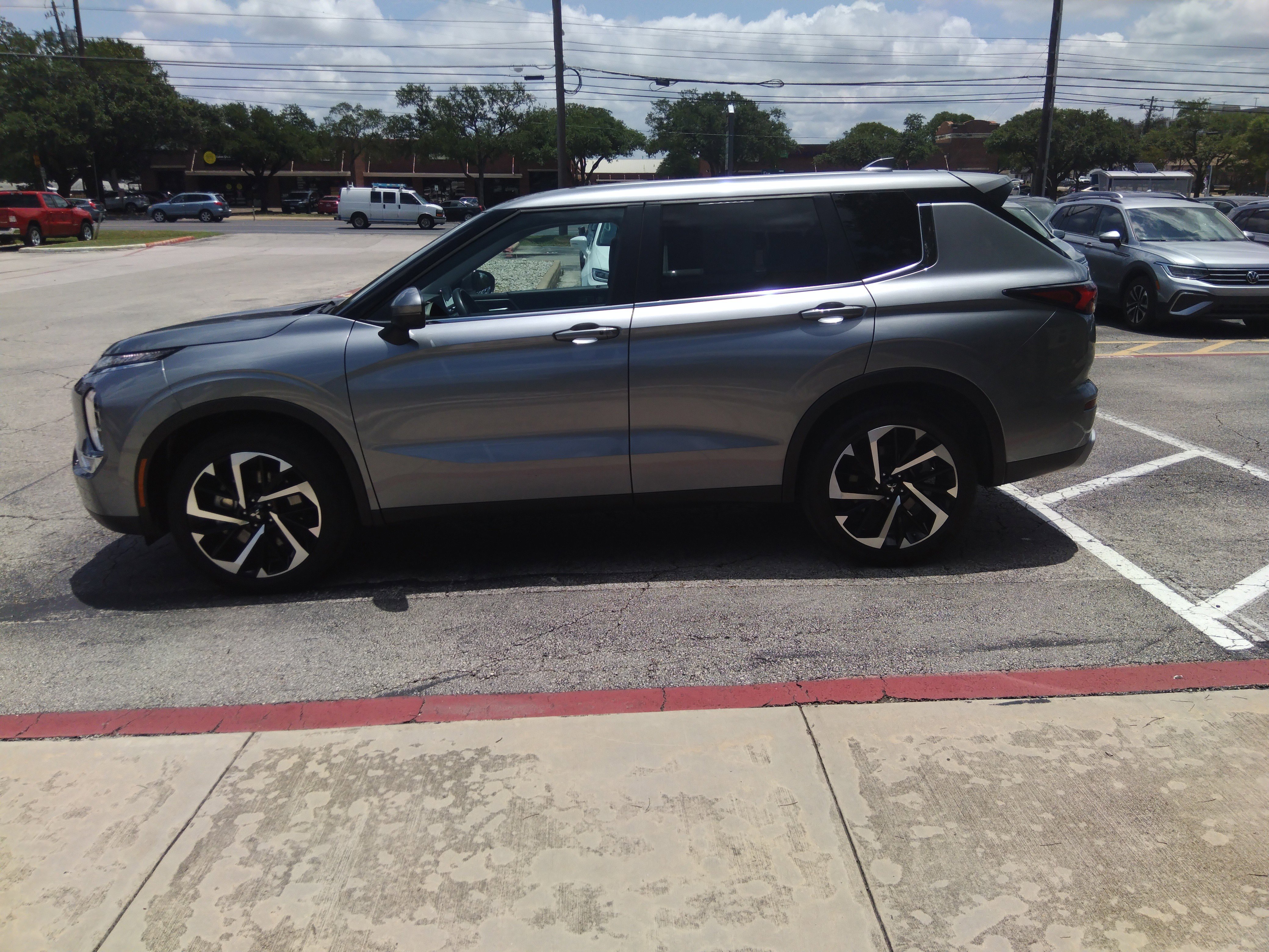 Vehicle image 8 of 25