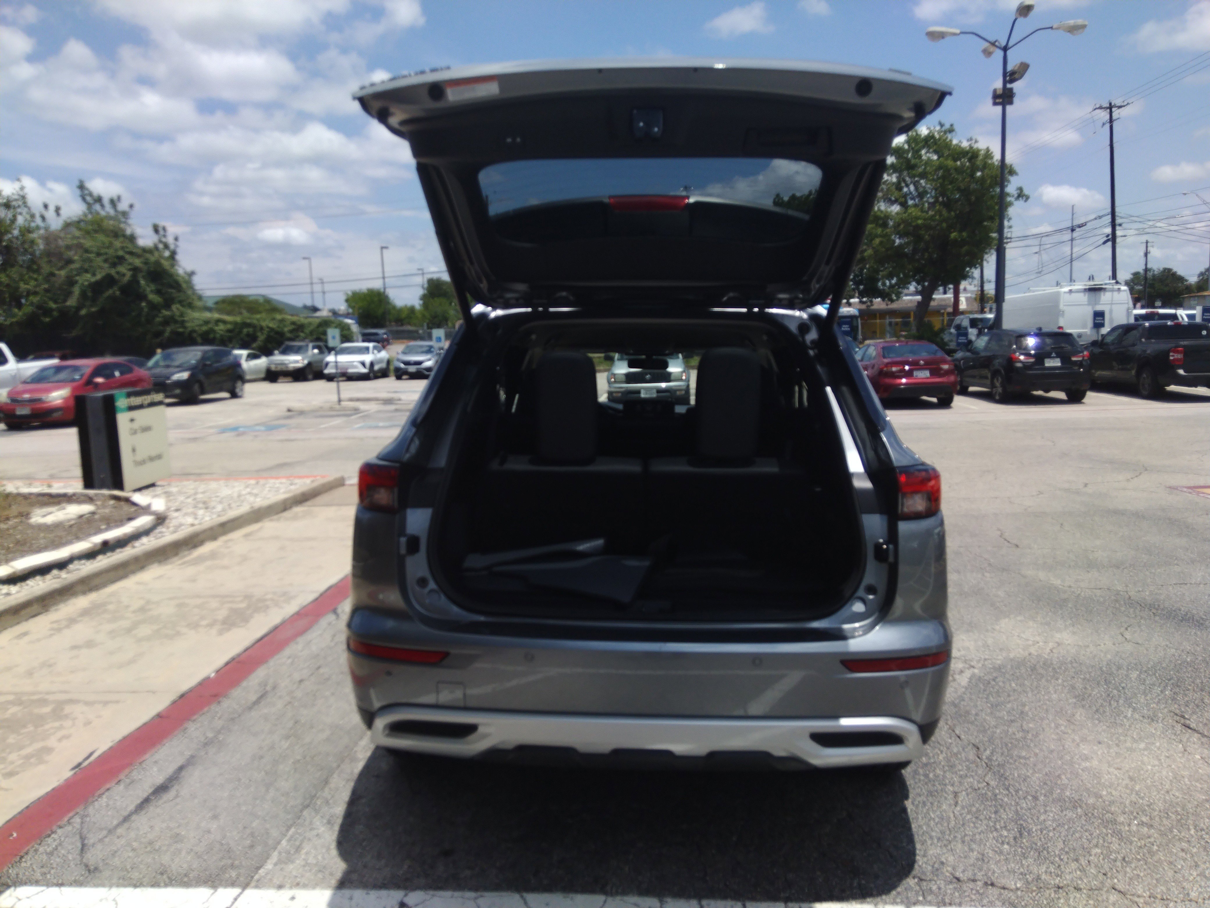 Vehicle image 11 of 25